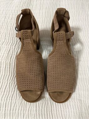 Koolaburra by Ugg Women’s Suede Sandals